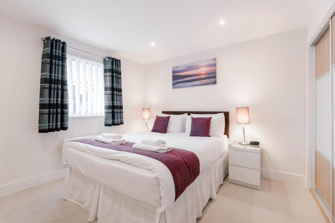 Roomspace Serviced Apartments - Capitol Square エプソム エクステリア 写真
